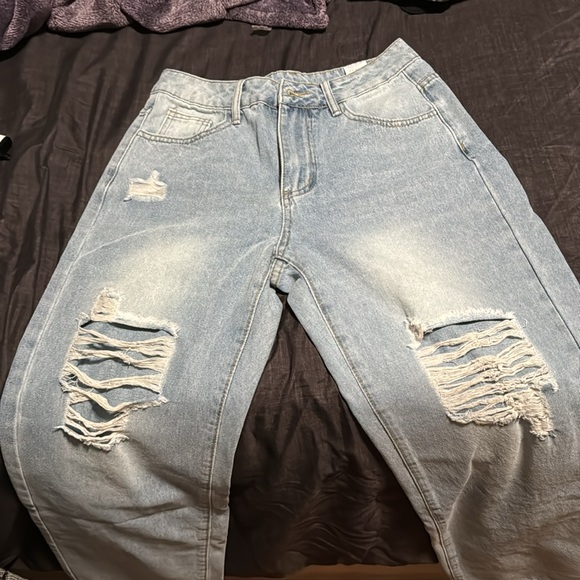 A bit too tight around hips - Picture 2 of 2